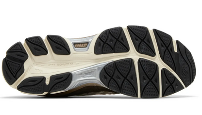 Asics GEL-NYC en coloris crème/beige et marron